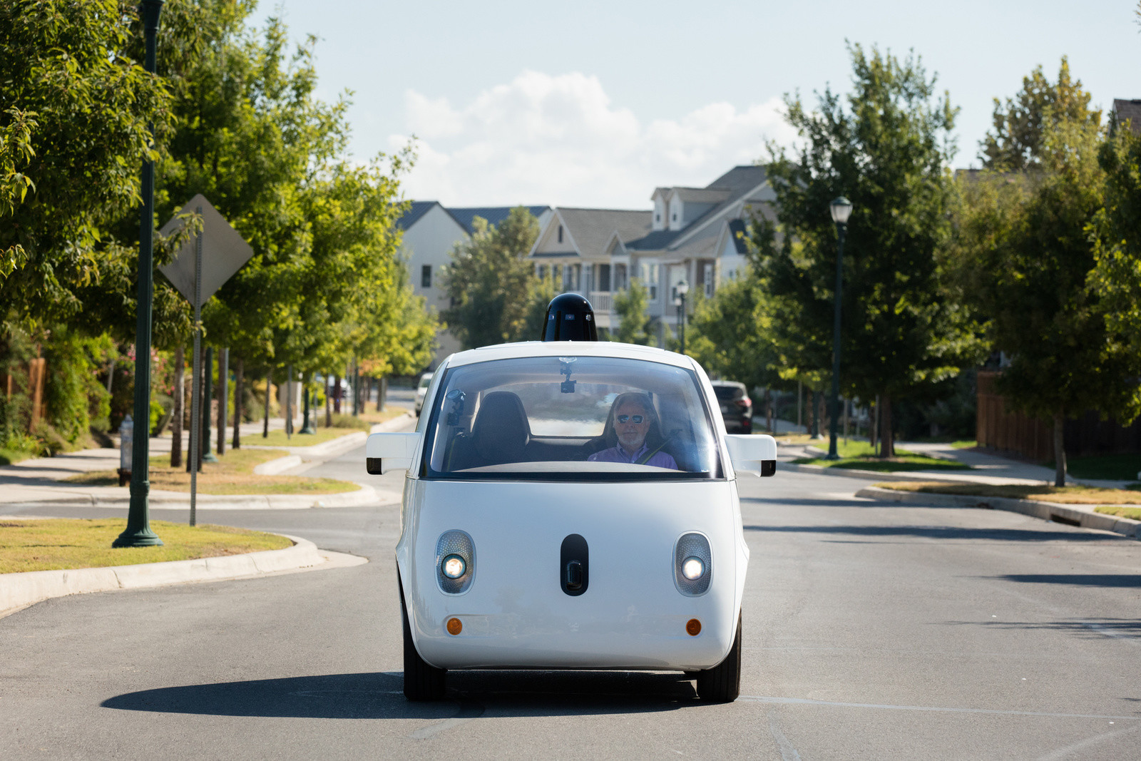 La Guerra Delle Auto Che Si Guidano Da Sole DIGITALLY